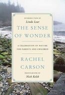 The Sense of Wonder : A Celebration of Nature for Parents and Children-9780062655356