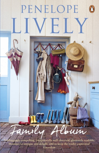 Family Album-9780141041223