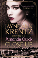 Close Up : escape to the glittering golden age of 1930s Hollywood-9780349424477