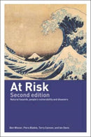 At Risk : Natural Hazards, People's Vulnerability and Disasters-9780415252164