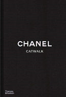Chanel Catwalk : The Complete Collections-9780500023440