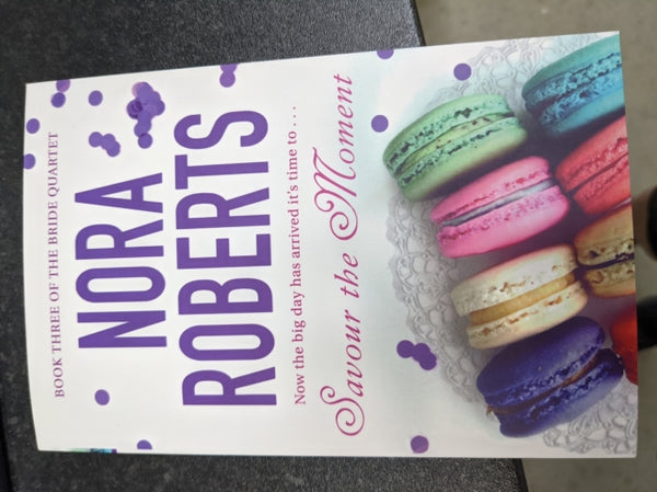 Savour The Moment : Number 3 in series-9780749929039