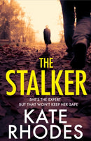 The Stalker : A nail-bitingly tense thriller that will have you looking over your shoulder until the final shocking twist-9781398529304