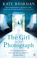 The Girl in the Photograph-9781405917421