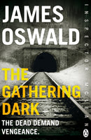 The Gathering Dark : Inspector McLean 8-9781405925310