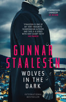 Wolves in the Dark : Volume 17-9781910633724