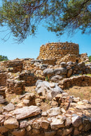 Sardinia: Megalithic Island : From Menhirs to Nuraghi: Stories of Stone in the Heart of the Mediterranean-9788857245560