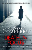 Death in Focus (Elena Standish Book 1)-9781472257277