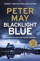 Blacklight Blue : A suspenseful, race against time to crack a cold-case (The Enzo Files Book 3)-9781529431575
